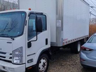2018 isuzu npr box truck