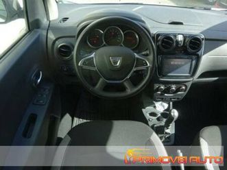 lodgy stepway 1.6 110cv gpl 7 posti