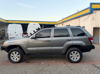 off road jeep grand cheroke