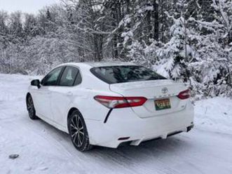 2018 camry se ~ white
