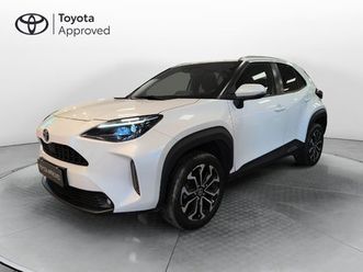 yaris cross 1.5 hybrid 5p. e-cvt awd-i trend