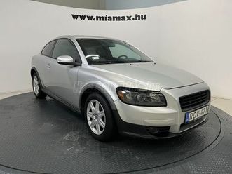 volvo c30 1.6 d kinetic új kuplungszett. lendkerék. leinformálható