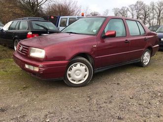 volkswagen vw vento 1.8 benziner 1. hand rentnerauto.