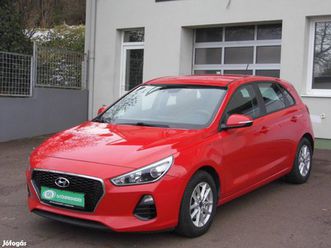 hyundai i30 1.0 t-gdi comfort szervízkönyv-temp...