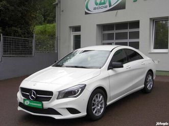 mercedes-benz cla 180 cdi d urban szervízkönyv-...
