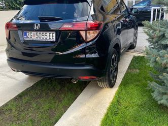 honda hr-v executive 17 god. cijena 16000 tel. 099272 1954 reg do 27, 2017 god.