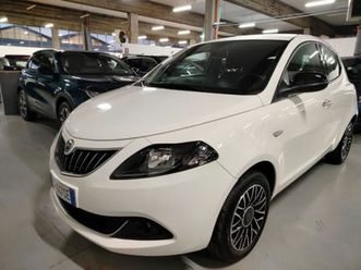 lancia ypsilon 1.0 firefly 5 porte s&s hybrid gold plus del 2024 usata a cesena