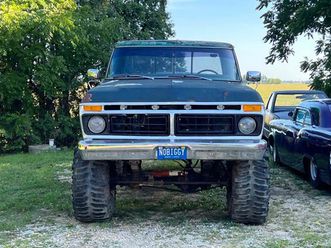 ford f 250 highboy 4x4 29,000 bgn