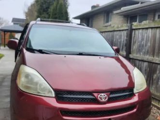 2004 toyota , sienna