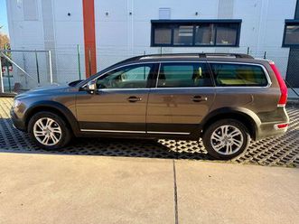 volvo xc70 xc 70 d5 2.4l awd summum geartronic 158kw215hp a6