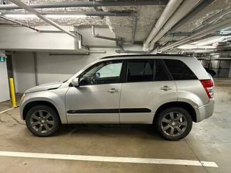 2011 suzuki grand vitara 4wd jlx-l 264,000km local no large claims