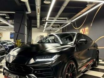 lamborghini urus capsule