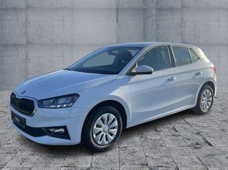 skoda fabia essence 1,0 tsi + shz + led + bluetooth