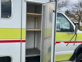 ford e350 4 x 4 ambulance package diesel