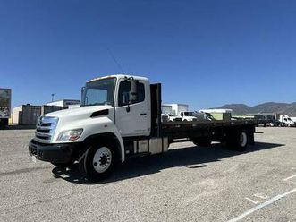 2016 hino 268 flatbed truck 26ft