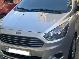 ford figo 2016-lady driver