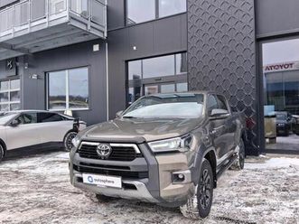 toyota-hilux-invincible-2-8-d-4d-4x4-150kw