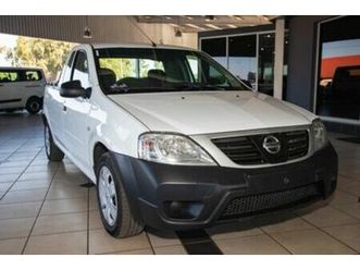 2022 nissan np200 1.6 a/c safety pack