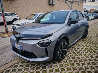 lancia ypsilon 51kwh lx