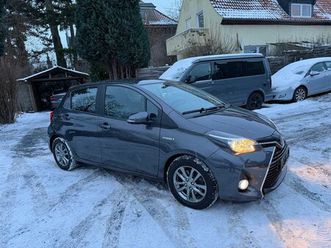 toyota yaris comfort hybrid *navi/kamera*