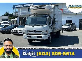 2019 hino 195 16' box + thermo king reefer + tuckaway tailgate