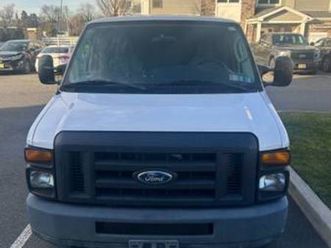 2014 ford e-150 work van