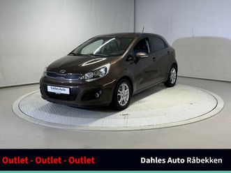 1,2 75hk outlet! cruise/navi/skinn/pano/bt/s+v