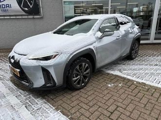 lexus ux - 250h f sport design bi tone | apple car play | leder