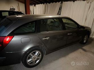 RENAULT LAGUNA ESTATE renault-laguna-sw-1-9-cdi