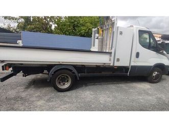 iveco 35c14 benne 3.26 mètre avec coffre 1.30 de haut
