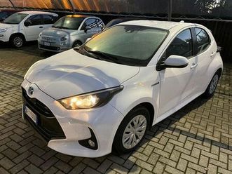 toyota yaris yaris 1.5 hybrid 5 porte business