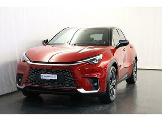 lexus lbx 1.5 hybrid emotion awd: réserver un essai sur route !