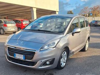 peugeout 5008 1.6 hdi 115 cv 7 posti