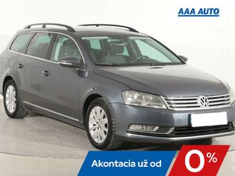 vw passat variant 2.0 tditrendline, serv.kniha, klíma