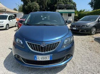 lancia ypsilon 1.0 firefly 5 porte s&s hybrid silv