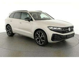 3.0 tdi 210 kw 4motion r-line v6 black, 22-zoll...