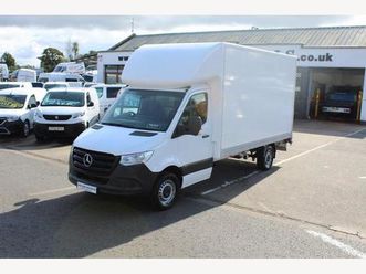 315 luton with tail lift