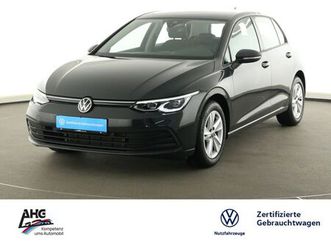 volkswagen golf viii 1.5 tsi life led navi acc kamera aluf