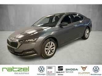 skoda octavia 2.0 tdi dpf style kamera navi acc led la