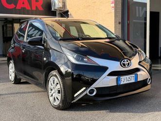 aygo 2ª serie aygo 1.0 vvt-i 69 cv 5 porte x-play