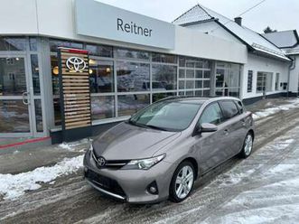 auris 1,4 d-4d 5 act