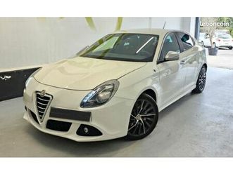 alfa romeo giulietta 1750 tbi 235 ch quadrifoglio verde, berline, blanc, 14 cv, 5 portes