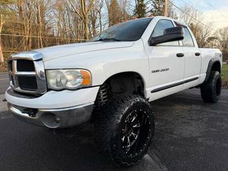 2005 dodge ram 2500 slt quad cab - 4wd - 5.7 v8 - lifted!