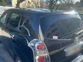 toyota corolla verso 2.2