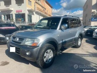 mitsubishi pajero 3.2 160ch di-d 4x4 - 7 places - attelage - boite auto - marchepieds