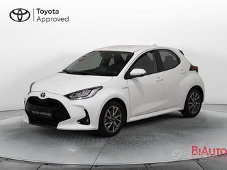 toyota yaris 1.5 hybrid 5 porte trend