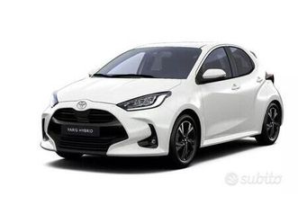 toyota yaris 1.5 hybrid 5 porte trend