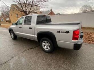 2005 dodge dakota crew cab 4 door 4x4 v6 automatic