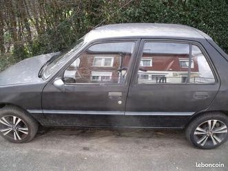 vends 205 grd (1,8 l diesel) de 1991 en l'etat