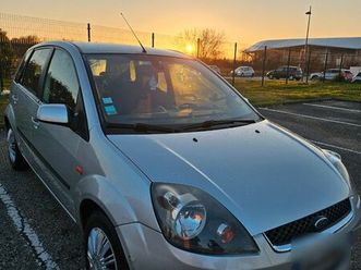 affaire à saisir rare ford fiesta ghia■1.4 duratec 16v , 80cv